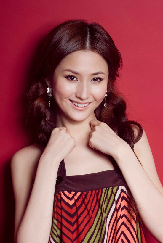 《雾都魅影》将热播 蓝燕化身<em>性感邦女郎</em>(组图