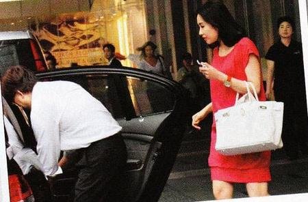 组图:黎姿怀孕大肚照曝光 每月花30万元安胎