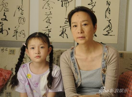 <em>奚美娟</em>变身舞蹈老师 与《保姆与保安》再续前