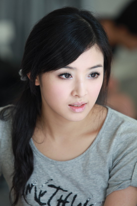  张含韵 被《精舞门》炒鱿鱼 潘蔚取而代之?(图