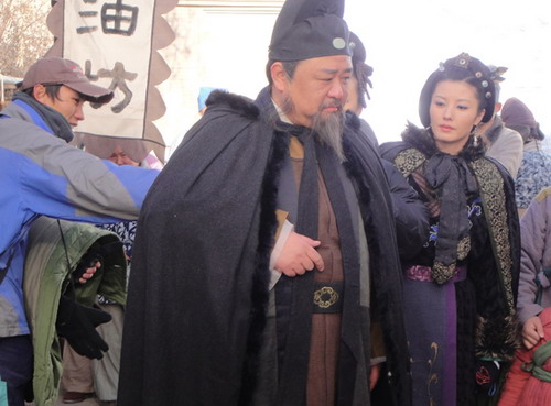 由梁冠华,刘蕾主演的《神探狄仁杰4》正在无锡影视基地紧锣密鼓地拍摄