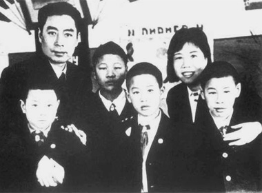 大爱无边:没有<em>子女</em> <em>周总理</em>怎样释放亲情(组图)