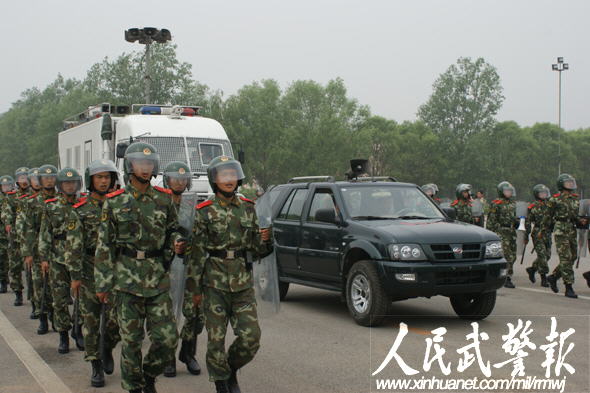 铸锋砺刃 亲历武警8624部队红蓝对抗pk[图]