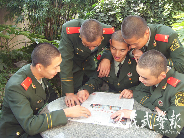 比实干 武警8611部队官兵掀学习郭明义热潮