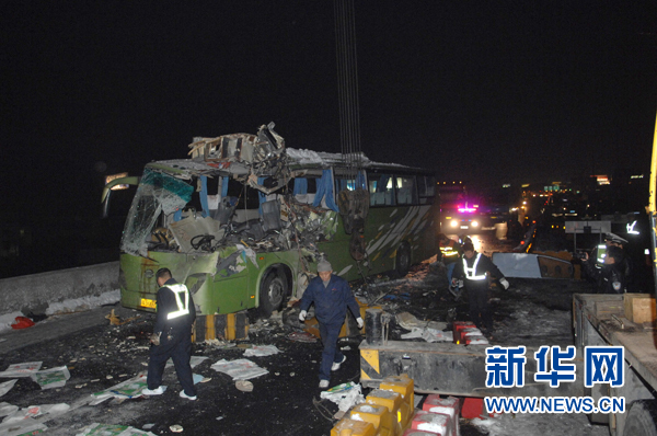 杭州高速公路客车相撞事故已造成6人死亡