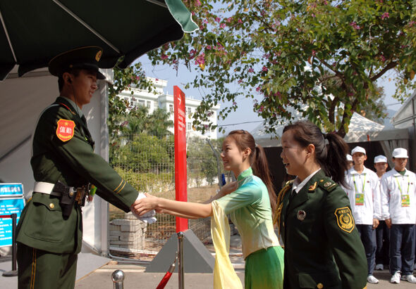 靓丽舞者 武警8730部队女兵张婉钰速写