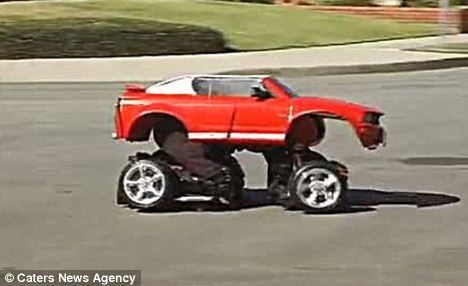 发烧友用玩具汽车制成现实版汽车人套装(图)-变