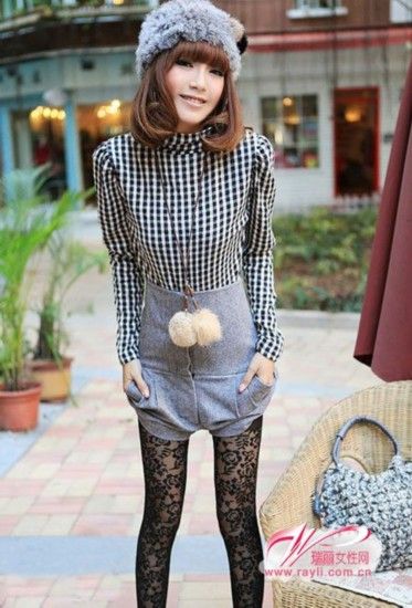 适合搭配高腰呢子短裤