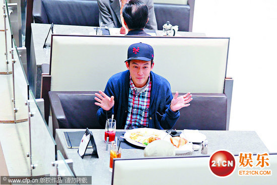 柏芝闹家变 陈冠希开心大露风凉话-风骚,滔滔不